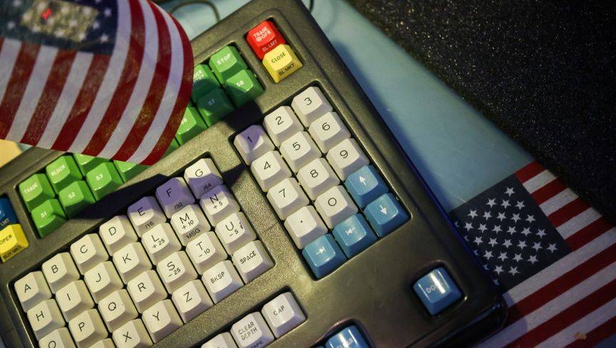 55 % من تطبيقات الأجهزة المحمولة تعترف بمشاركة بيانات المستخدمين