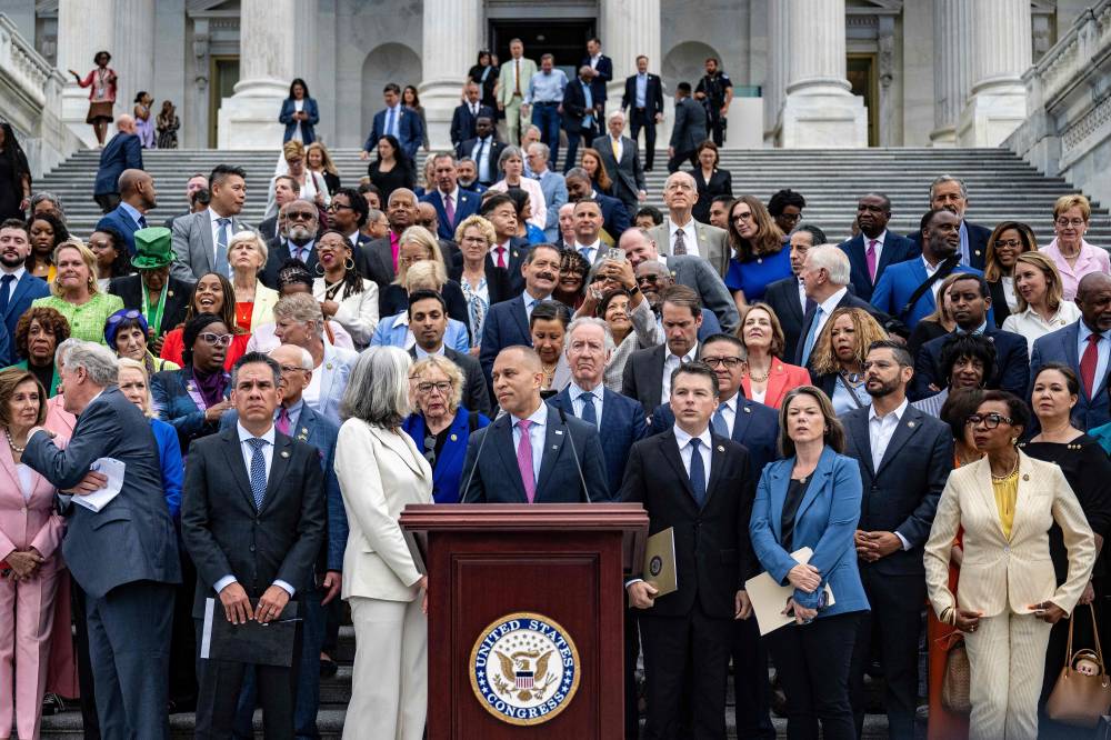 ديون أمريكا تقلق أسواق المال العالمية.. 36 تريليون دولار من يملكها؟