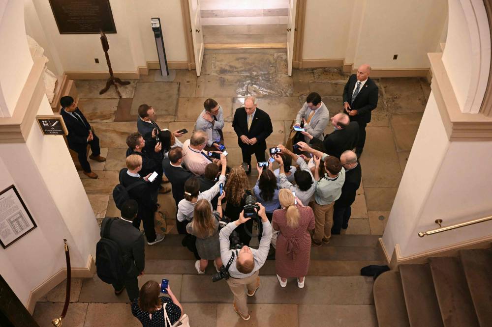 ديون أمريكا تقلق أسواق المال العالمية.. 36 تريليون دولار من يملكها؟