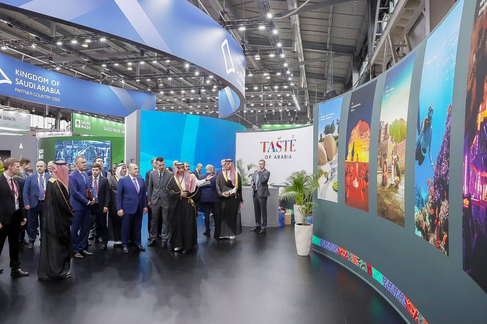 رئيس الوزراء الروسي يطلع على أحدث التقنيات الصناعية السعودية