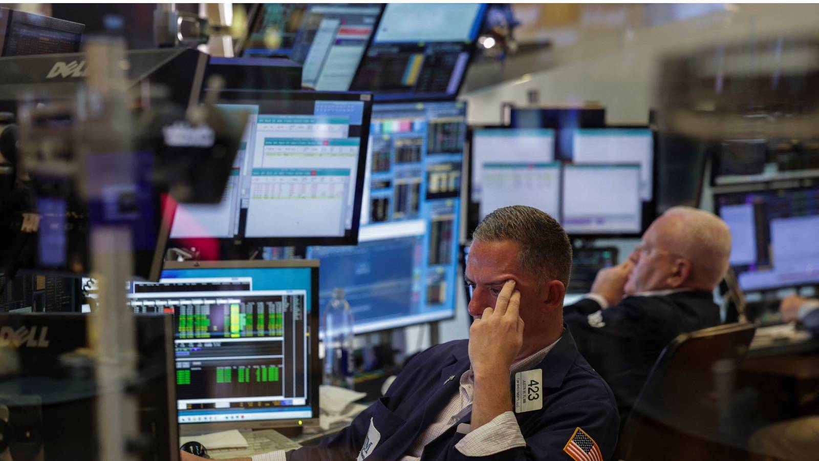 الأسهم الأمريكية تهبط بفعل تطورات الرسوم الجمركية وبيانات الوظائف