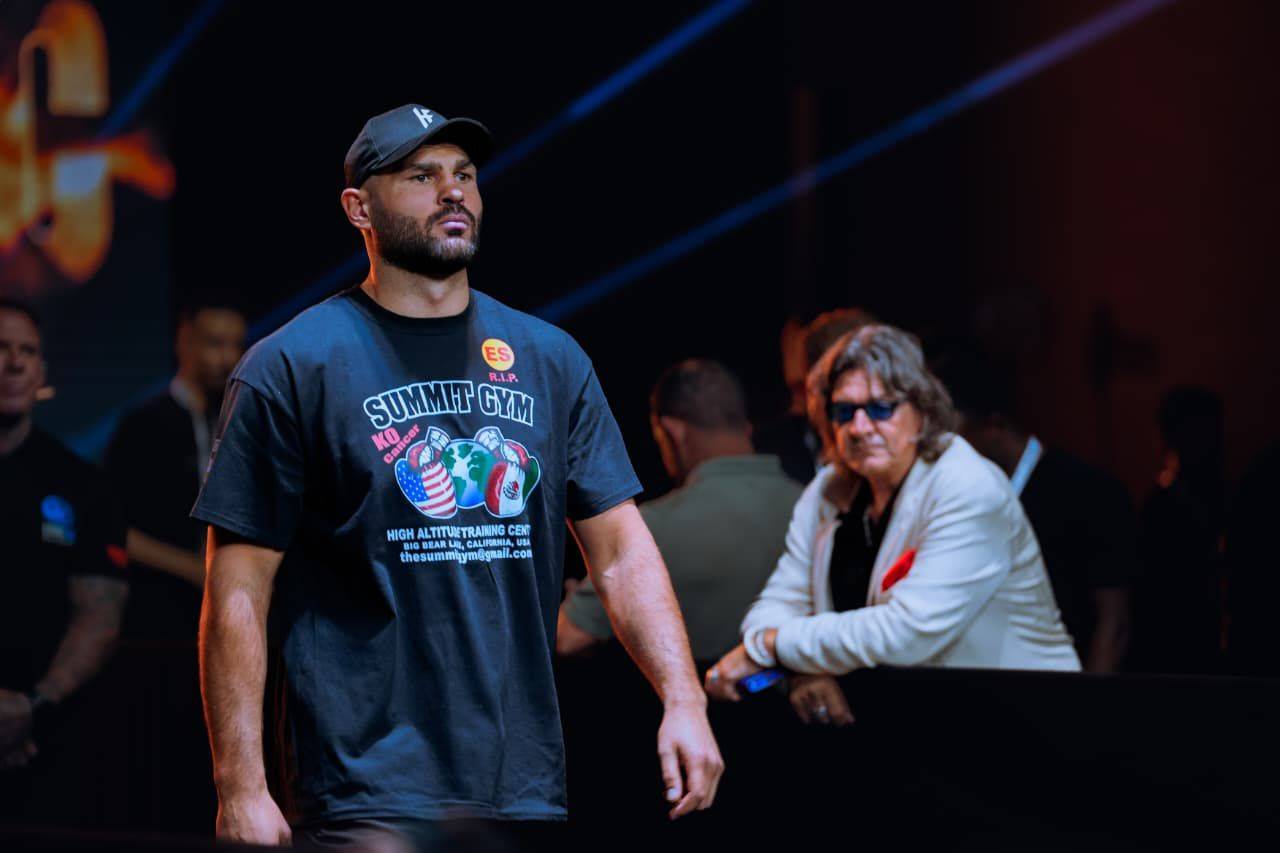 انطلاق تدريبات نزال قمة الوزن الثقيل بين موسيس إيتاوما وديليان وايت في الرياض