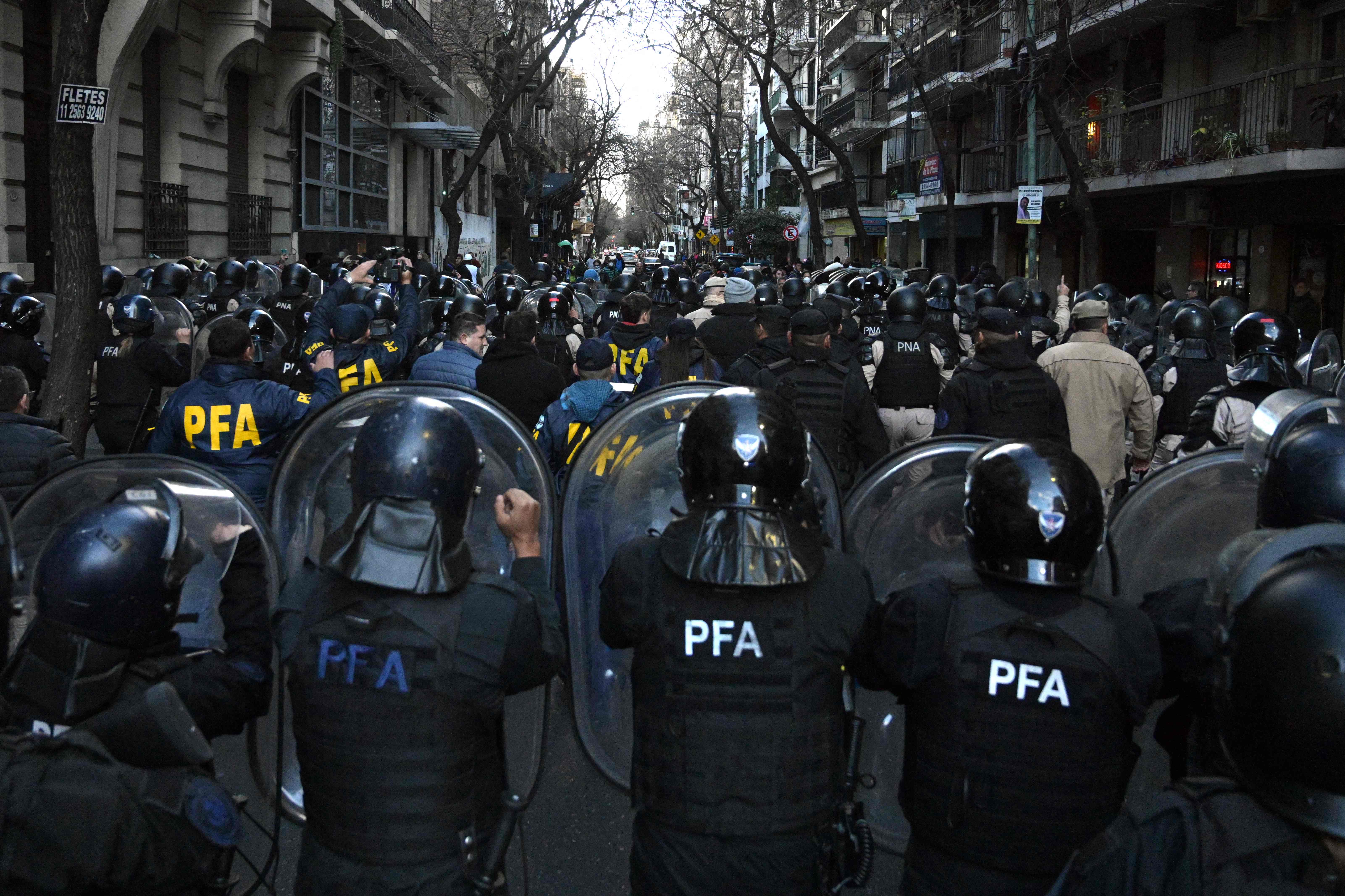 احتجاجات متقاعدين في الأرجنتين