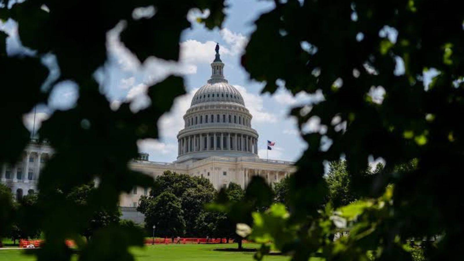 وزارة الخارجية تعلن آلية الحصول على تأشيرة "الزيارة الشخصية"