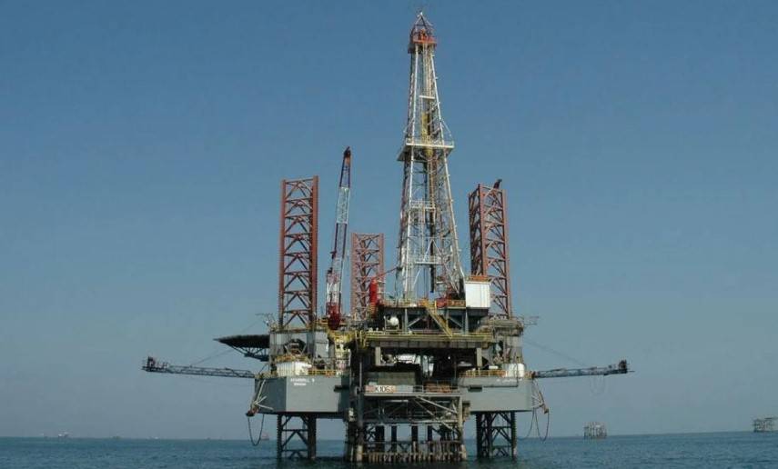 "الحفر العربية" تمدد عقود 11 منصة حفر برية للغاز مع "إس إل بي" لمدة عام