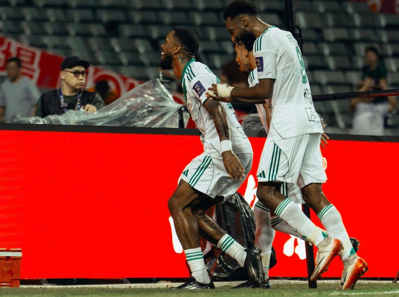 الأهلي يتأهل للنصر على نهائي السوبر السعودي ويضمن مليوني ريال على الأقل