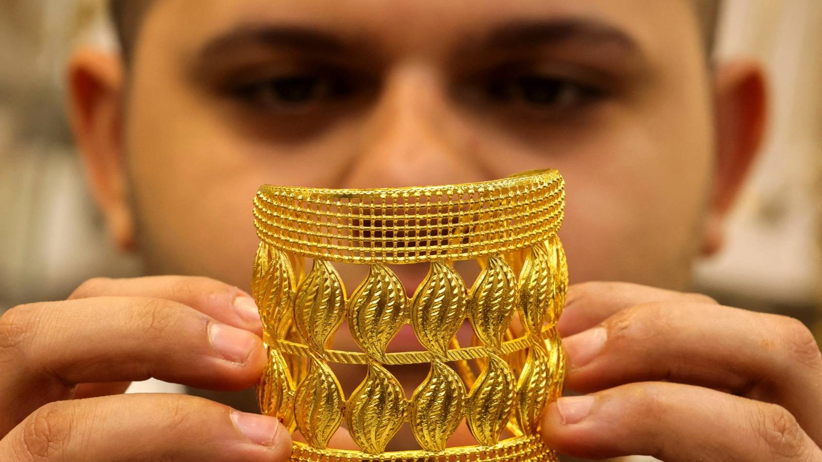 أسعار الذهب تتراجع 0.1% ترقبا لمؤشرات حول مسار الفائدة الأمريكية