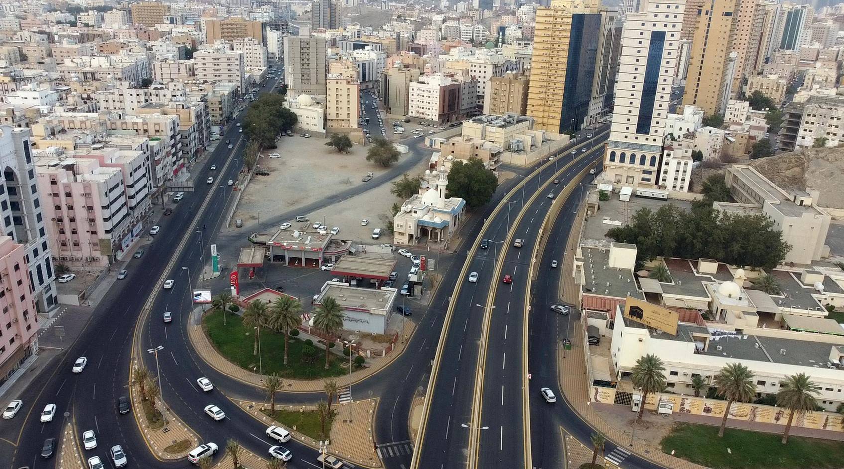 بدء استقبال طلبات التسجيل العيني الأول لـ 54 ألف قطعة عقارية في مكة المكرمة والشرقية
