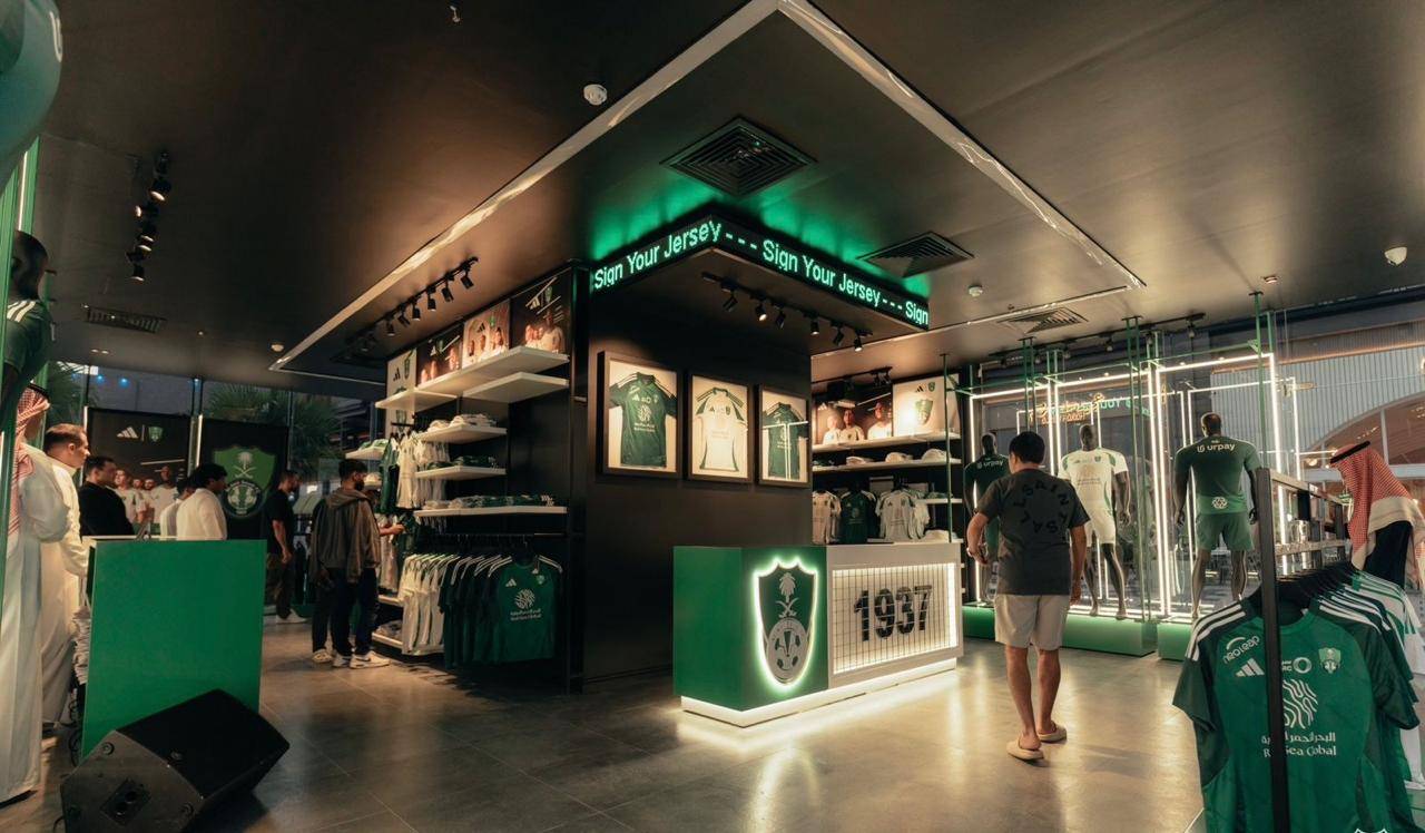 عوائد الأهلي تتجاوز 2.3 مليون ريال من تسويق قميصي السوبر والنخبة الآسيوية