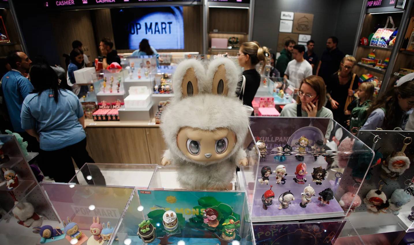 الدمية لابوبو.. فقاعة بمليار دولار على وشك الانفجار