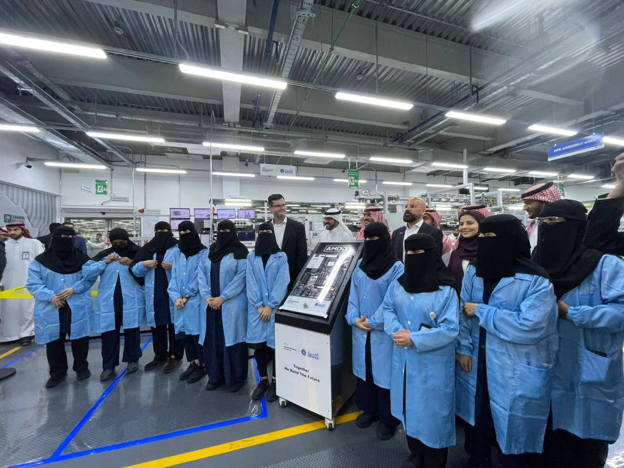 شراكة سعودية - أمريكية لإنتاج خوادم بطاقة 700 وحدة شهريا محليا