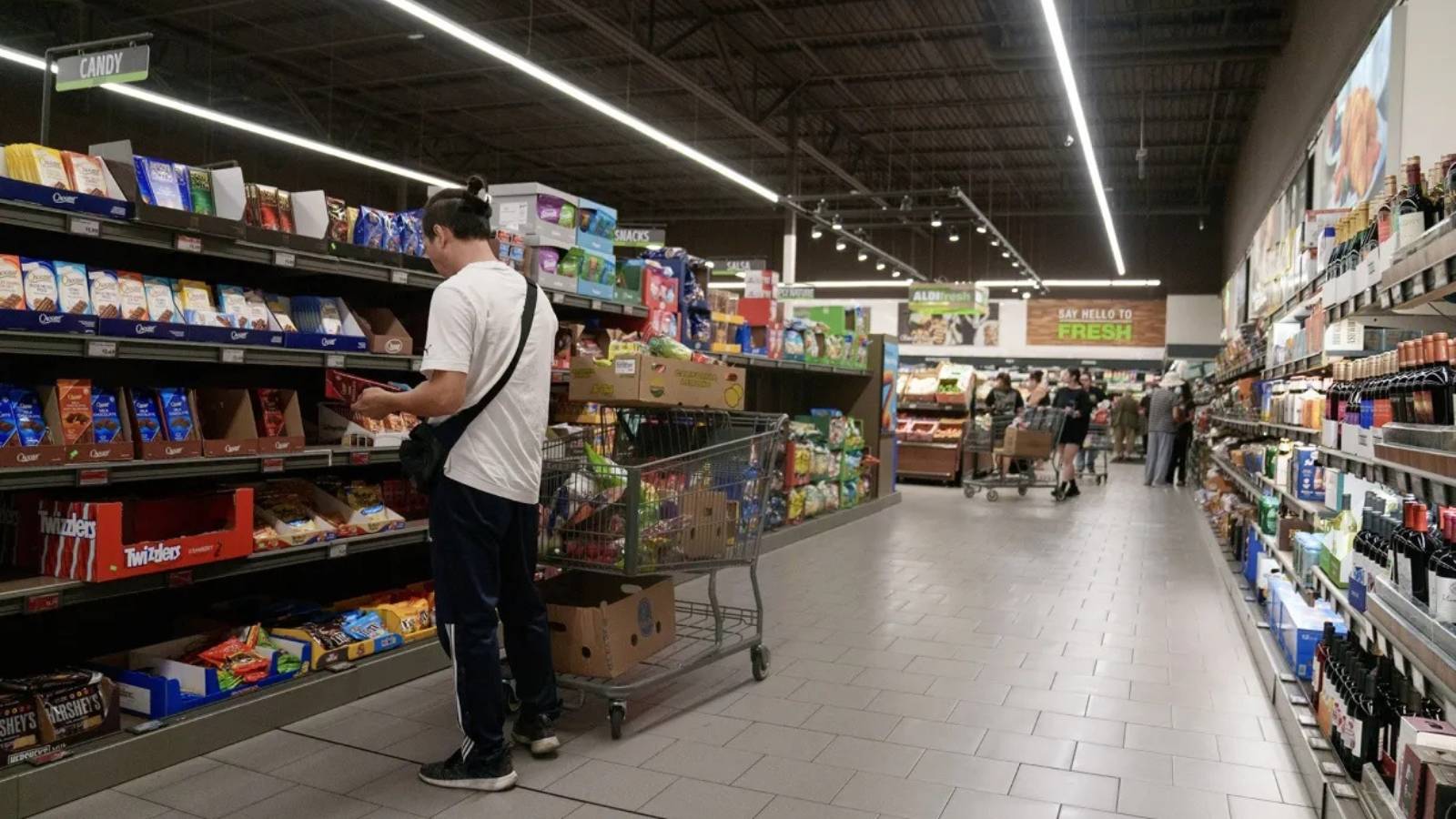 التضخم الأمريكي يصعد 0.3% خلال يوليو متوافقا مع التوقعات بضغط نمو الدخل