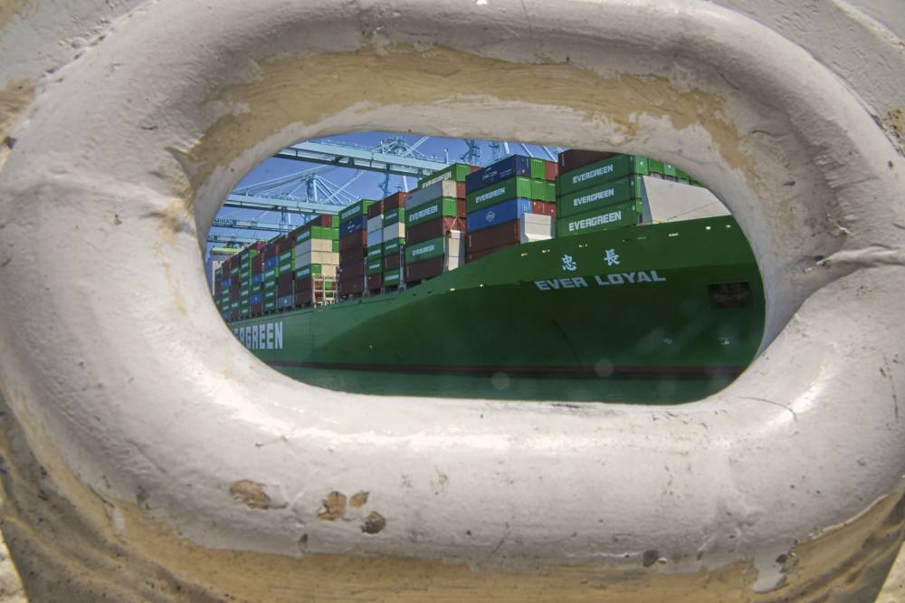 اقتصاد ترمب الذهبي أمام بيانات هزيلة تنبئ بقصة مثيرة للقلق