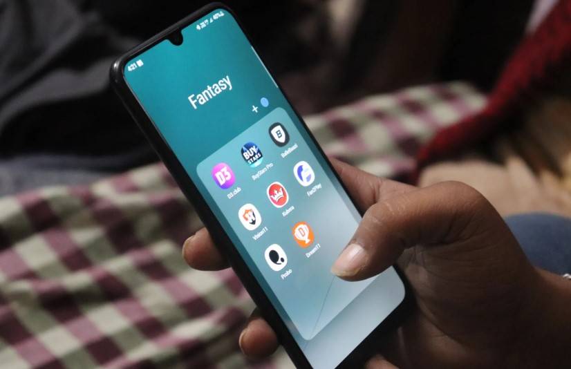 ديون وإحباط وانتحار .. أزمة الألعاب الإلكترونية تهدد الأسر في الهند