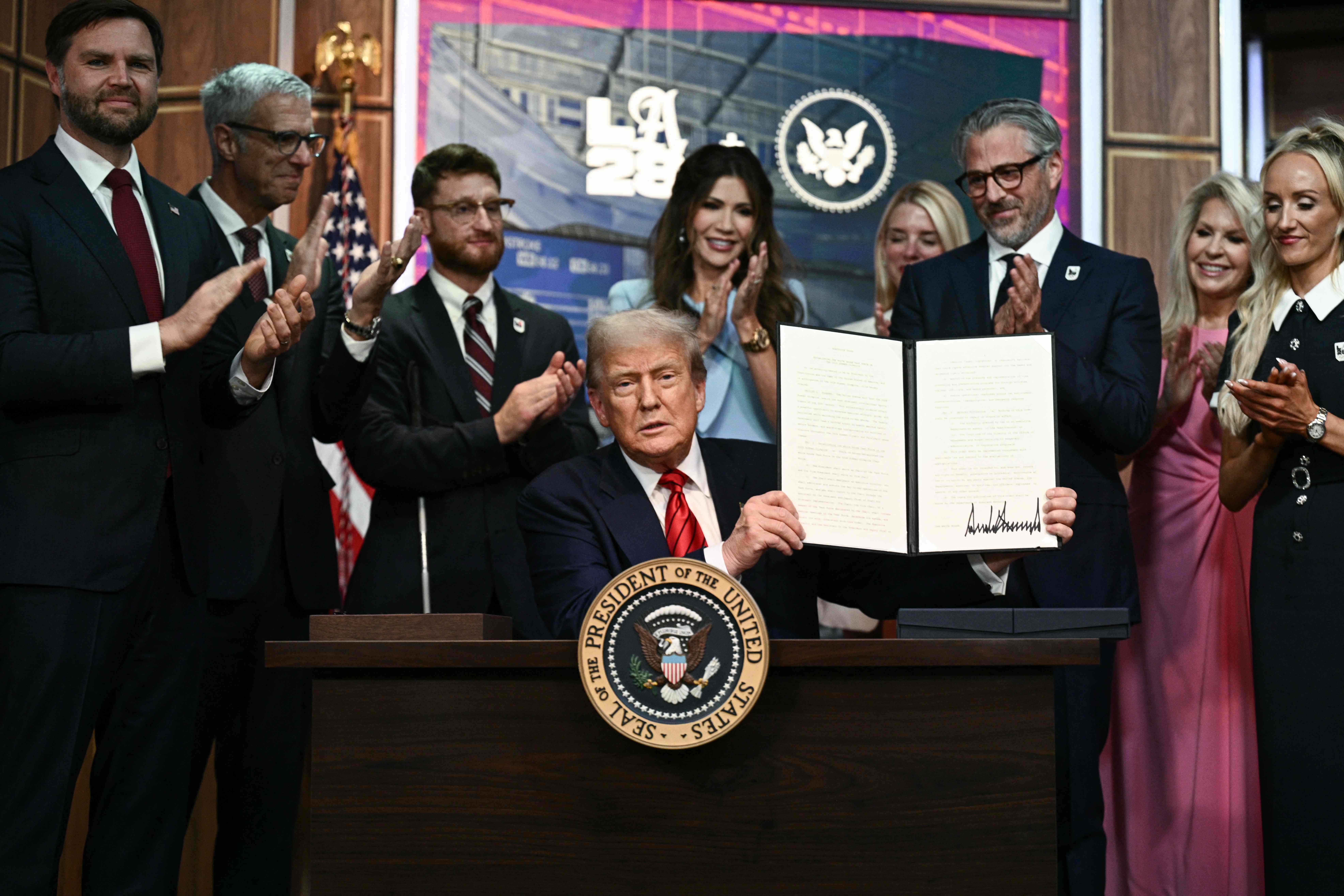 تعهدات بلا ضمانات .. خبراء يشككون في جدوى اتفاقيات ترمب التجارية