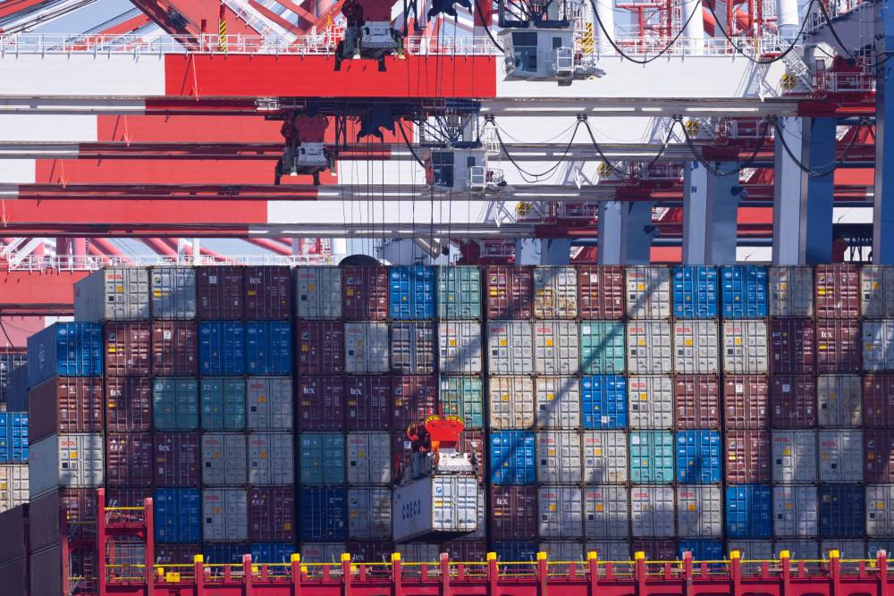 هبوط أسعار الشحن الفوري من آسيا إلى أمريكا 60 % منذ ذروة يونيو