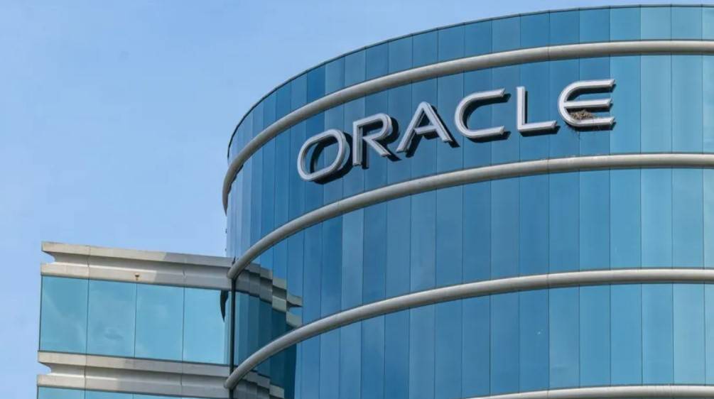 "أوراكل" مرشحة لتصبح عاشر أكبر شركة على مؤشر "إس آند بي 500" بفضل الخدمات السحابية