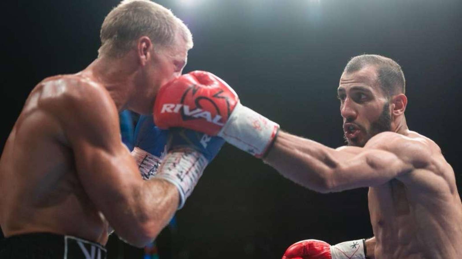 لاس فيجاس تجمع مواجهات استعراضية وتدريبات ضمن أسبوع النزال بين كانيلو وكروفورد