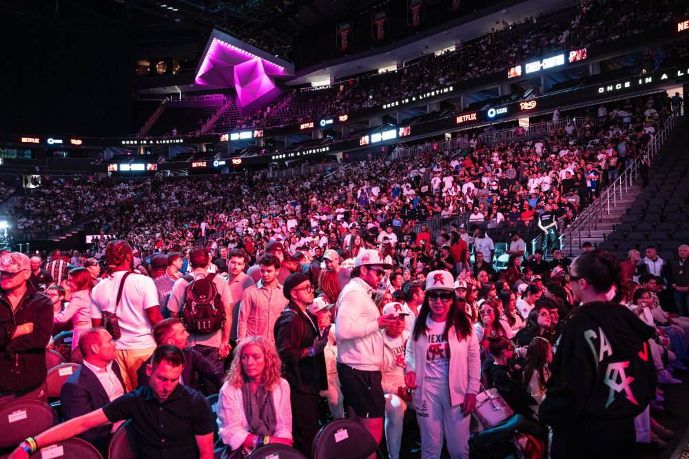 اكتمال الوزن الرسمي للاعبي الملاكمة في لاس فيجاس .. وترقب للنزال التاريخي