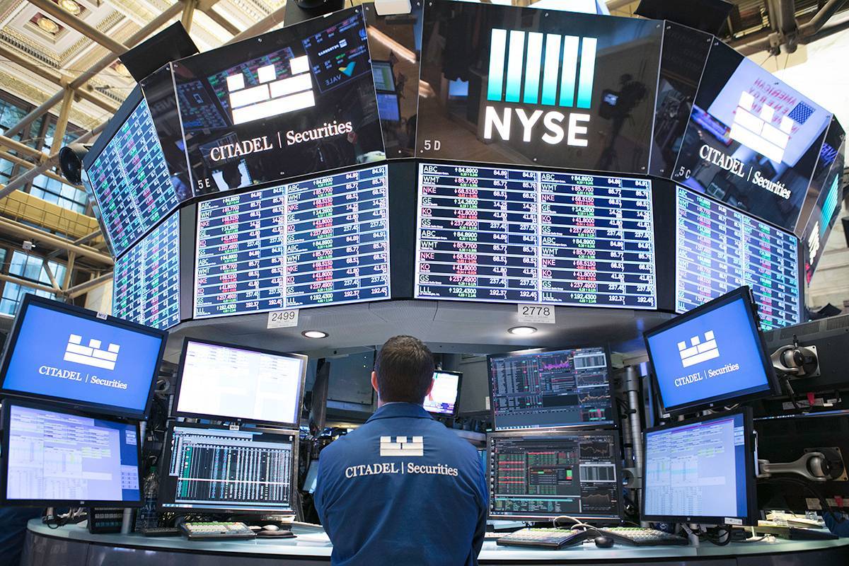 الأسهم الأمريكية تغلق منخفضة وسط مبيعات لجني الأرباح