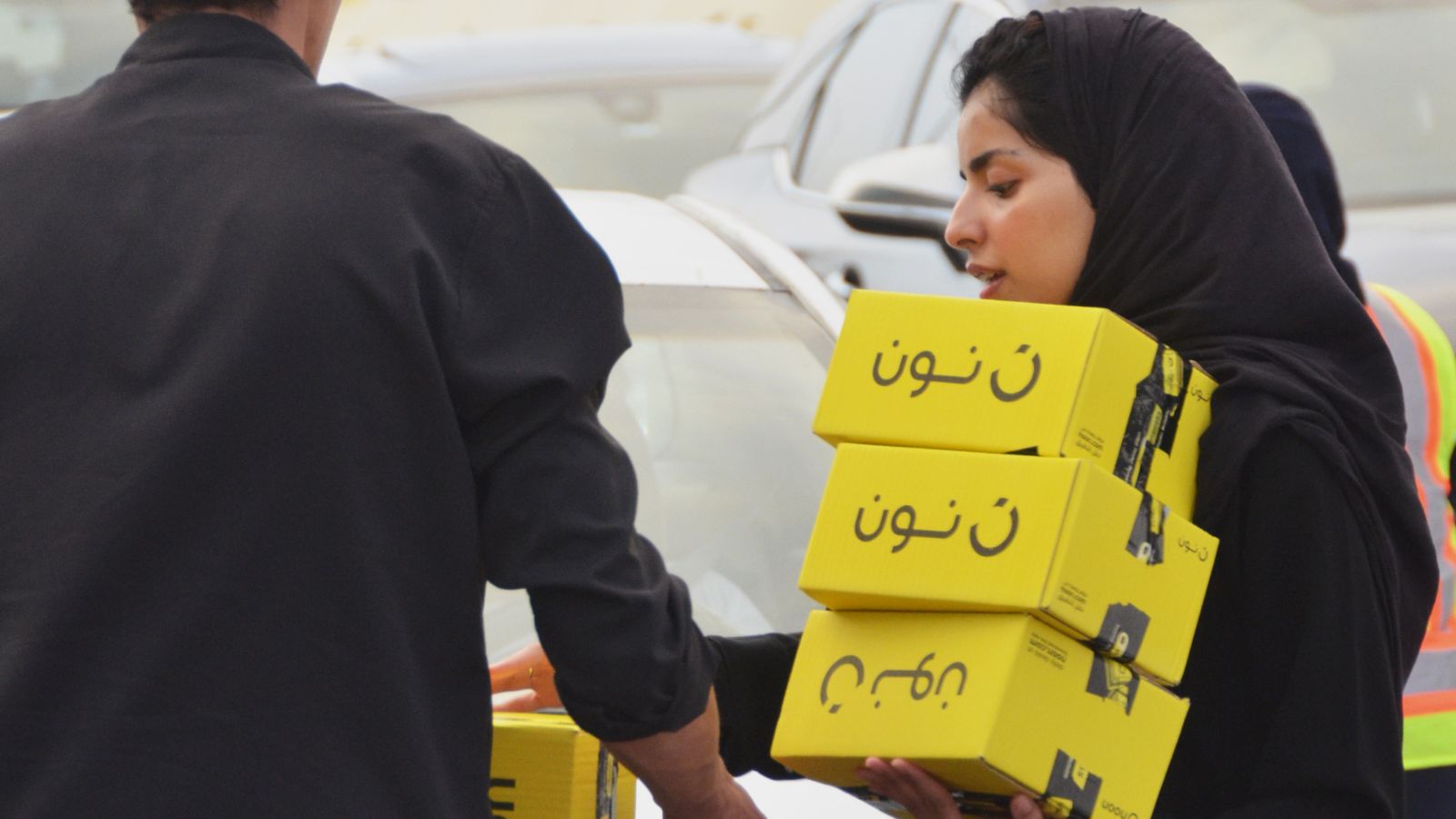 "نون" تخطط لطرح مزدوج في السعودية والإمارات خلال عامين