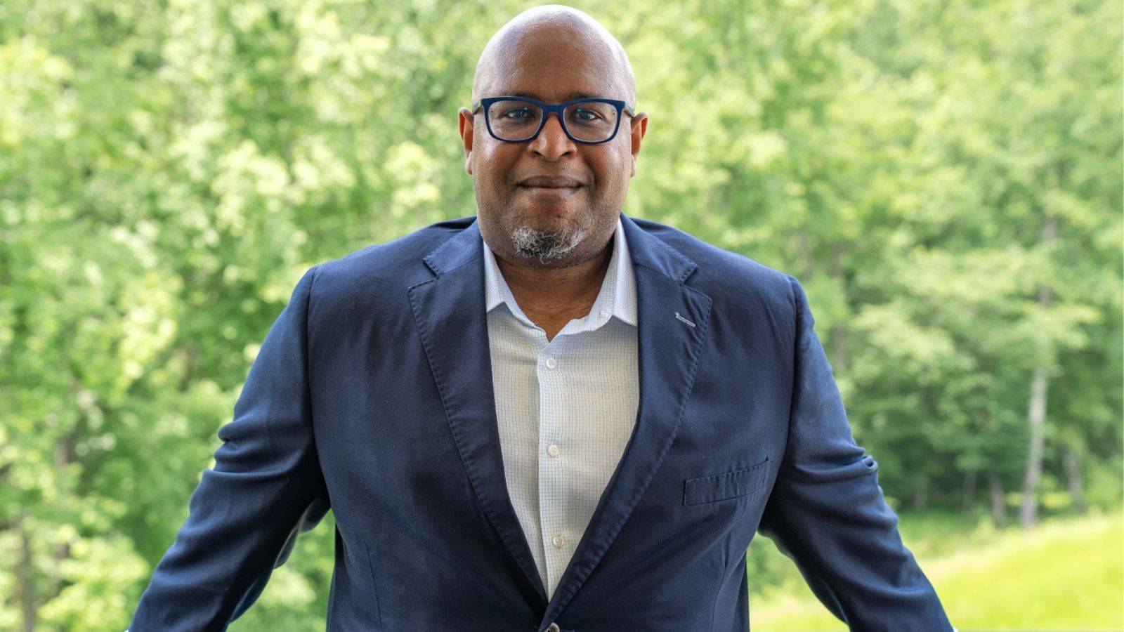 ميك هانت.. من التأمين إلى بودكاست يدر 7 ملايين دولار سنويا