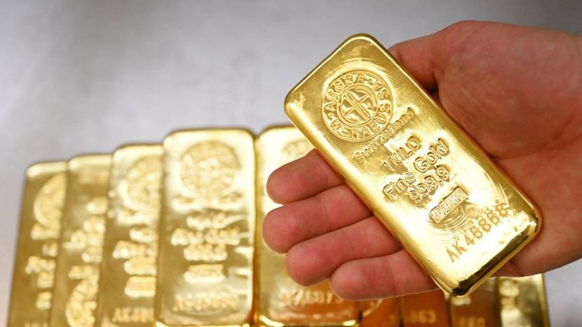 الذهب يلامس ذروة جديدة مع إغلاق الحكومة الأمريكية وتزايد رهانات خفض الفائدة