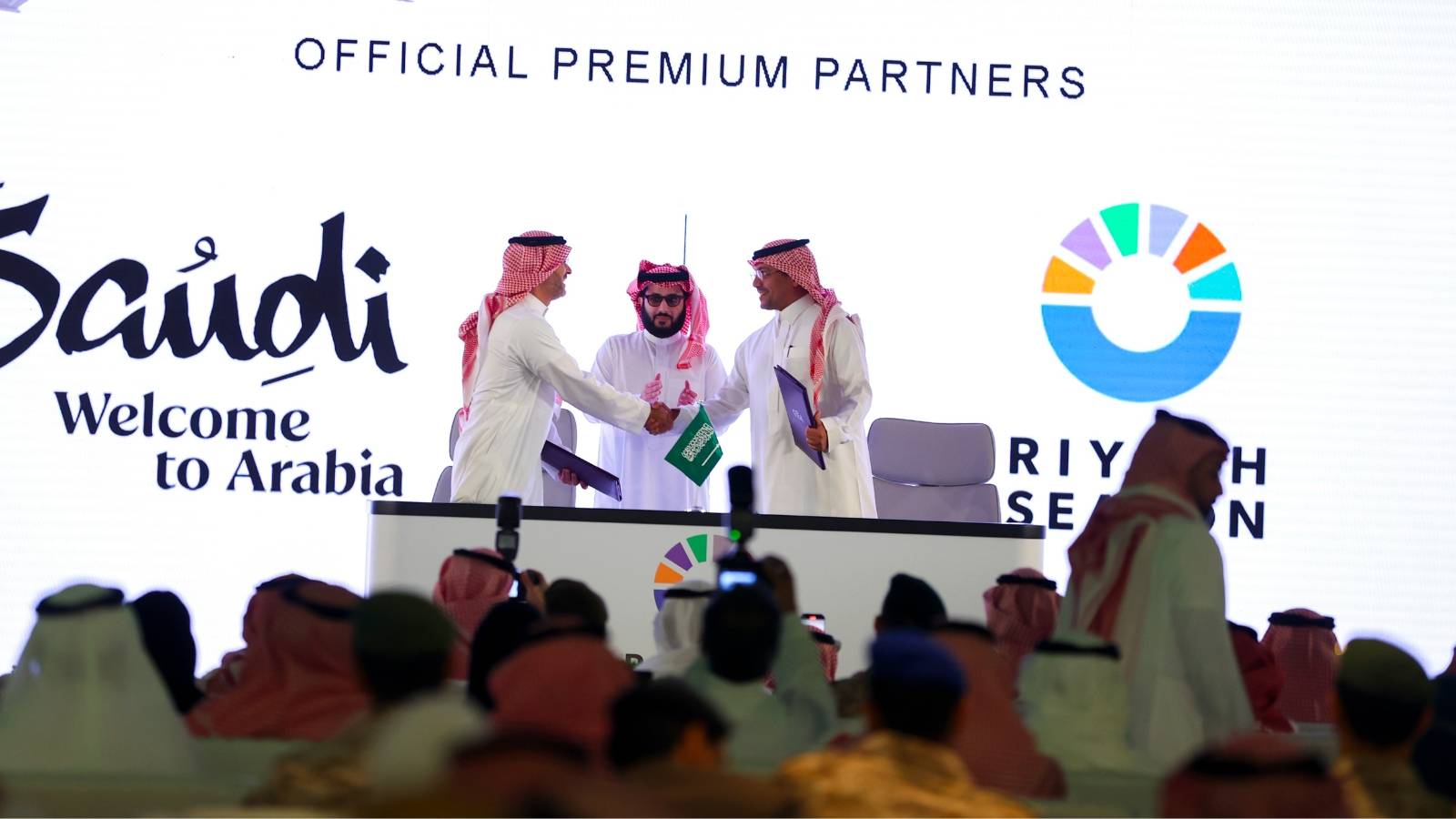 توقيع عقود رعايات موسم الرياض 2025 مع عدد من الشركات المحلية والعالمية