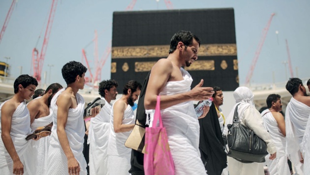 السعودية في عيدها الوطني يزينها الإحرام كما زينها البيرق الأخضر