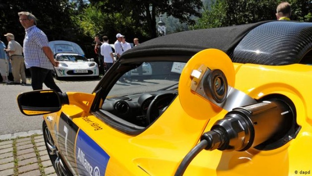 ولاية أمريكية تقدم حوافز مالية لتشجيع شراء السيارات الكهربائية