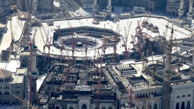 السديس يوجه بتكوين لجان ميدانية لاستكمال المشروعات بالحرمين الشريفين