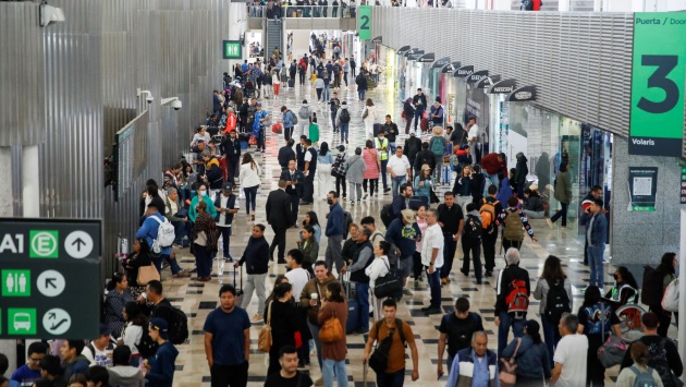إغلاق مطار مكسيكو لساعات جراء بركان بوبوكاتيبيتل