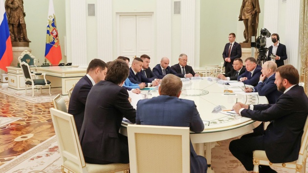 بوتين يوقع مرسوما بتسوية الصادرات الزراعية الروسية بالروبل