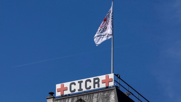 أزمة تمويل تواجه الصليب الأحمر.. إلغاء 270 وظيفة بحلول 2024