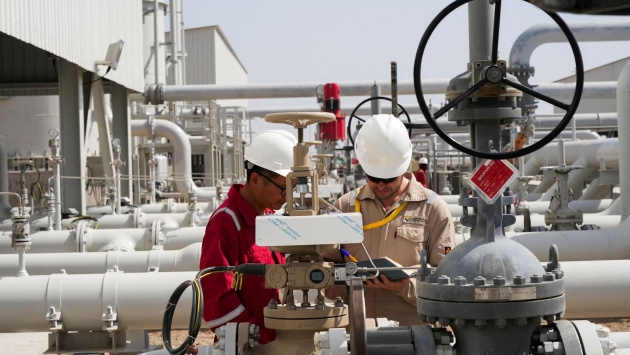 العراق يدرس خططا لتطوير قطاعات النفط والغاز والبتروكيمياويات