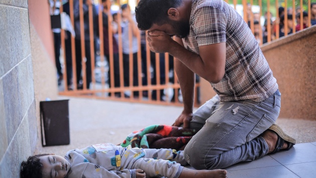 صفعة للإنسانية .. ضربة دموية إسرائيلية تخلف 500 قتيل في غزة