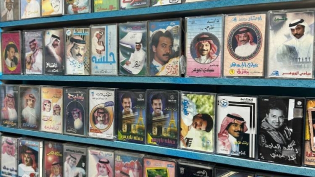 من يشتري الكاسيت في عصر "الديجتال"؟