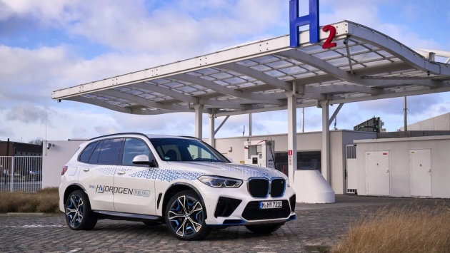 BMW تطلق أول سيارة بالهيدروجين في 2028 .. هل تهيمن التكنولوجيا على مستقبل النقل؟