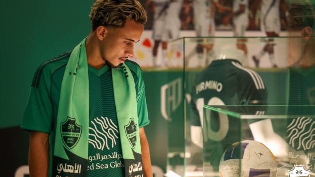 الأهلي يوقع مع جونزالفيس ويغير مسار أتانجانا بـ 25 مليون يورو لتعزيز "المحور"