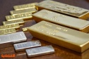 الذهب يحظى ببعض البريق والفضة تقفز 2%