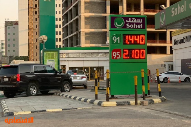 "البلدية" تلزم المحطات بتركيب شاشات لعرض أسعار الوقود