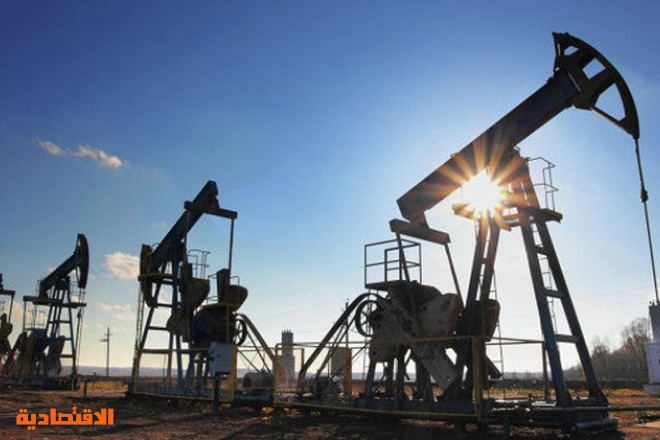 النفط يغلق على انخفاض طفيف بعد توقيع اتفاق التجارة بين أمريكا والصين 