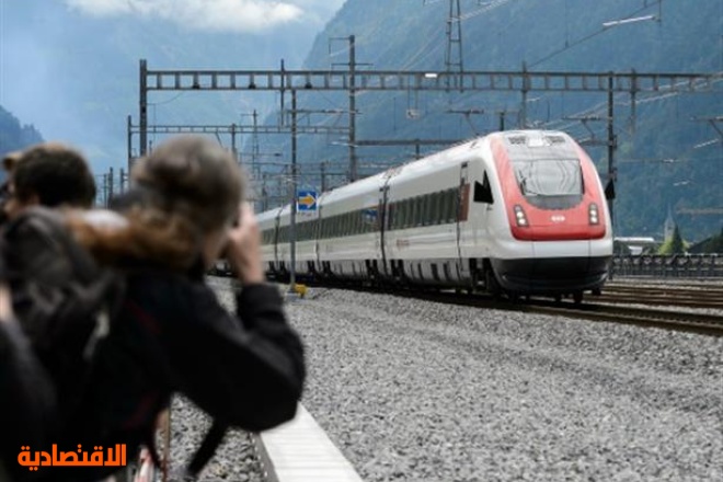 سويسرا وإيطاليا توقفان جميع خدمات القطارات العابرة للحدود 