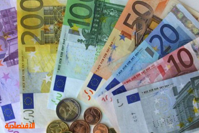 اليورو عند أدنى مستوى في 7 أسابيع مع توقعات قاتمة وتراجع الين
