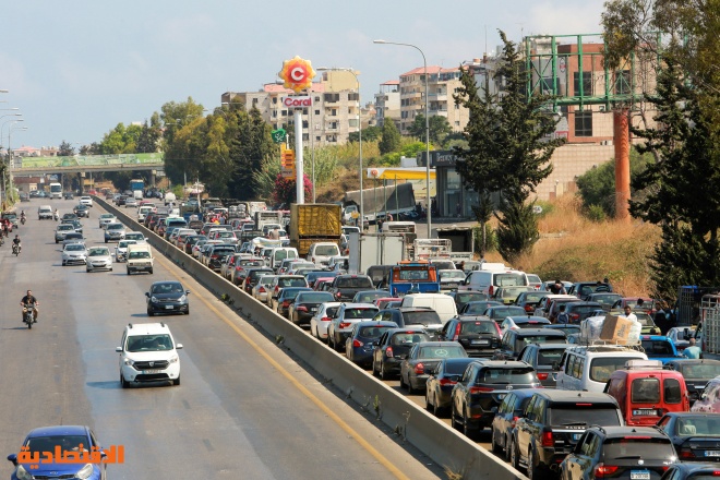 نفاد الوقود يجبر شركة لبنانية على إغلاق محطاتها لأول مرة