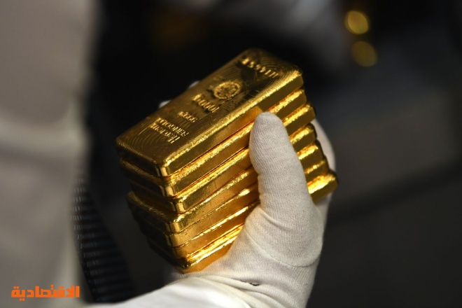 الدولار وعوائد السندات يضغطان على الذهب .. والبلاديوم يهبط 2.3%
