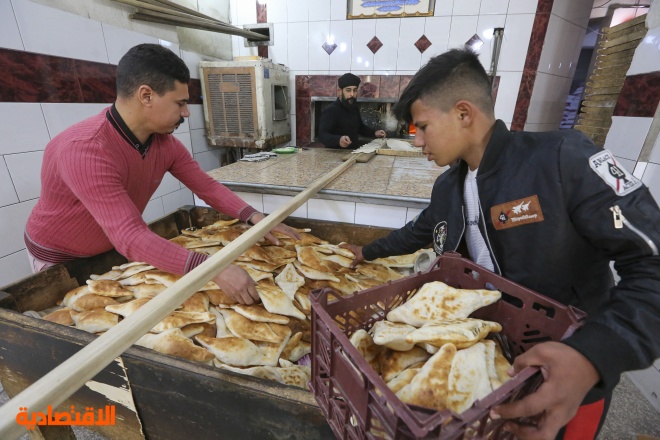 "الصمون" كنز وطني عراقي حاضر في كل الأطباق