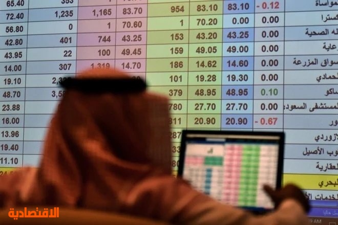 الأسهم السعودية تهبط بأعلى وتيرة في شهر بضغط البنوك