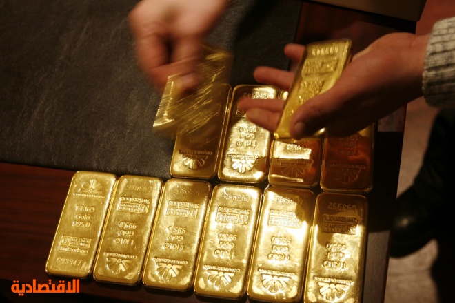 الذهب يلمع من جديد مع تراجع الدولار