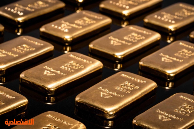 تراجع أسعار الذهب وسط فتور الإقبال بسبب صعود الدولار 